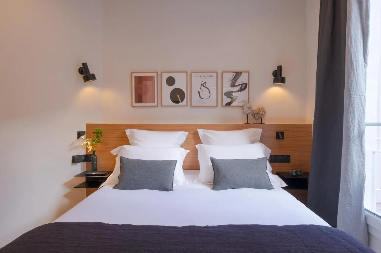 Tinah Paris, Aboukir Hotel 0*, Parijs