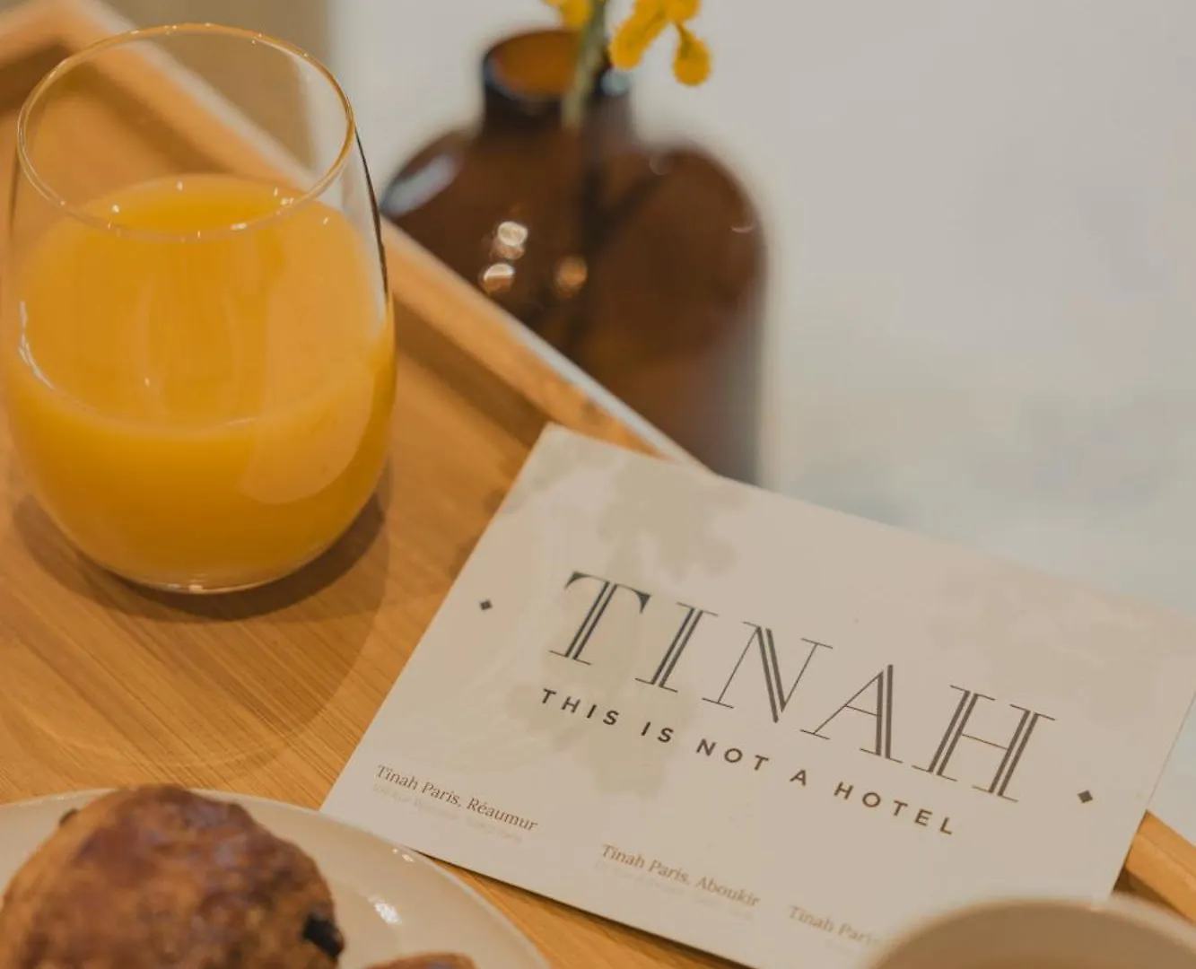 Tinah Paris, Aboukir Hotel Frankrijk